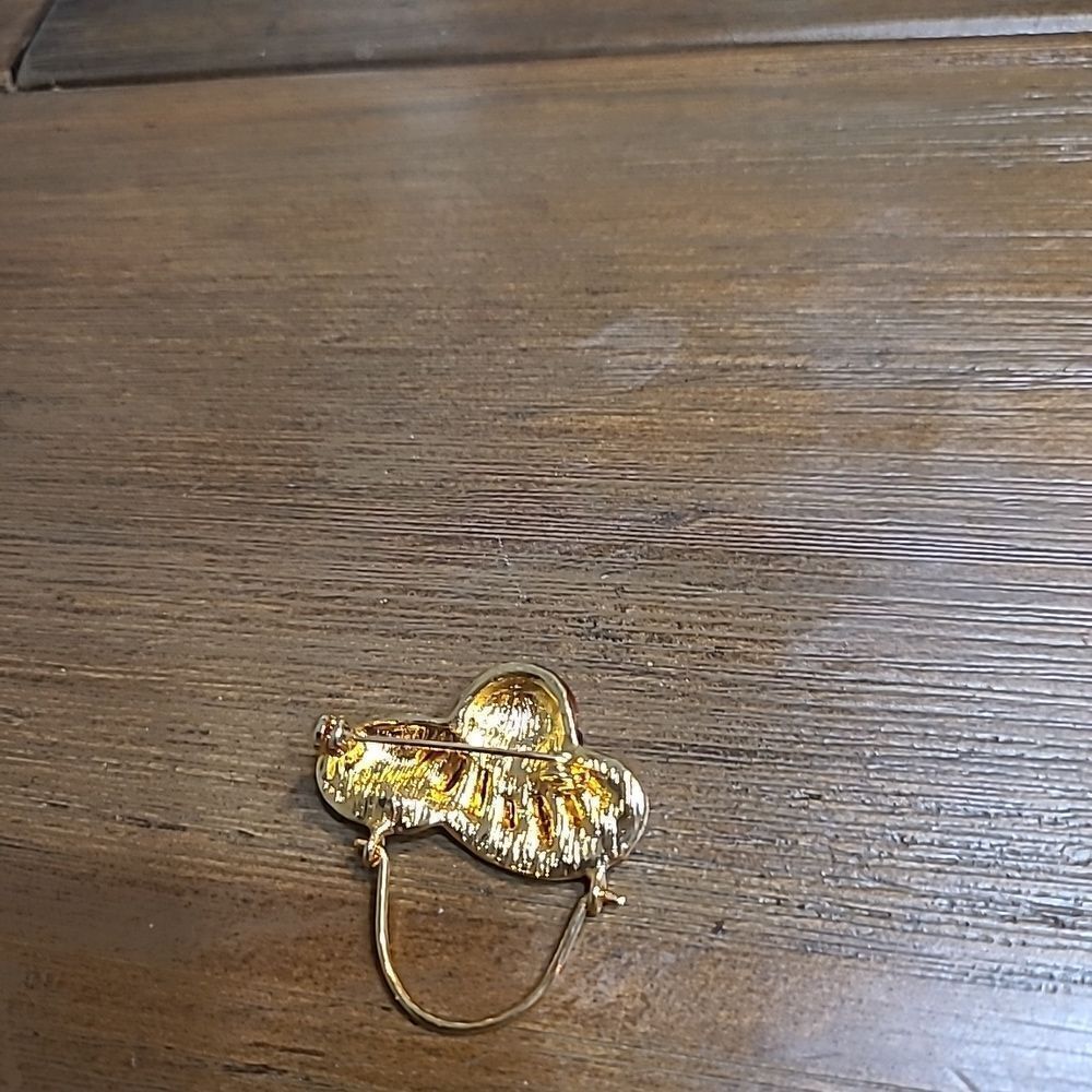 Red Hat Pin - Picture 2 of 4